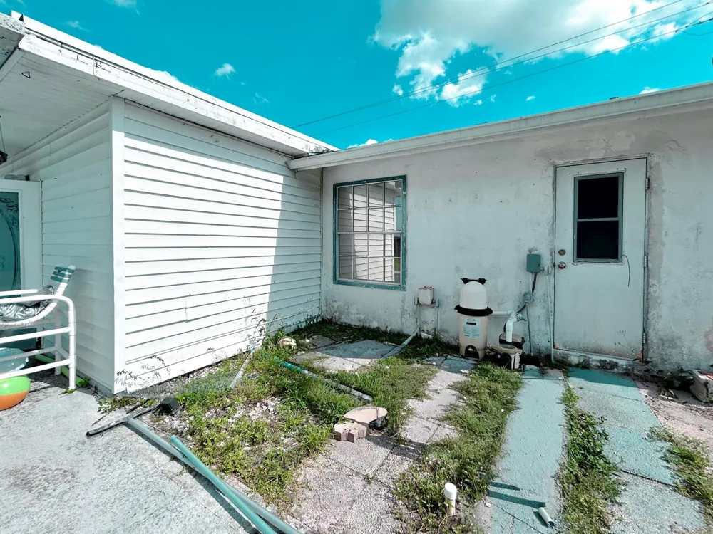 201 NW FLORESTA DRIVE Port St. Lucie, FL 34983