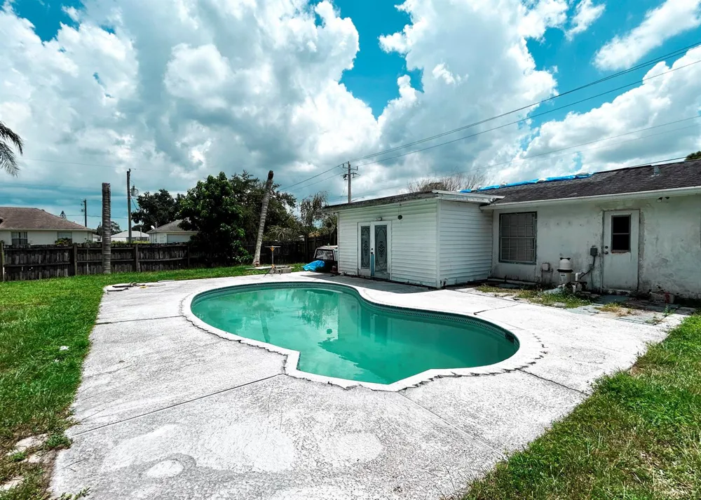 201 NW FLORESTA DRIVE Port St. Lucie, FL 34983