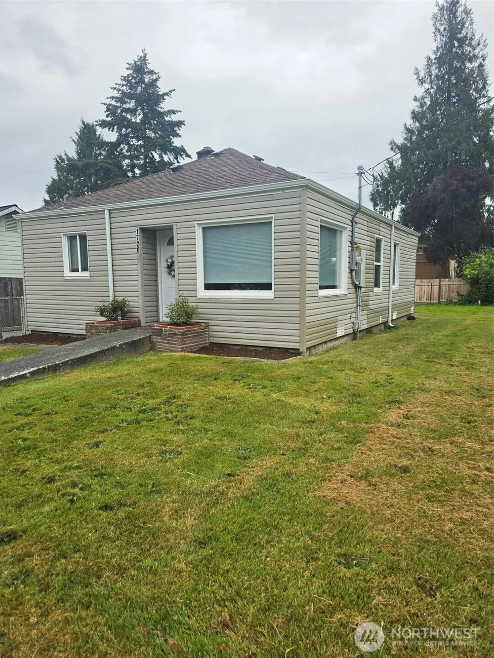 1720 Snyder Avenue Bremerton, WA 98312