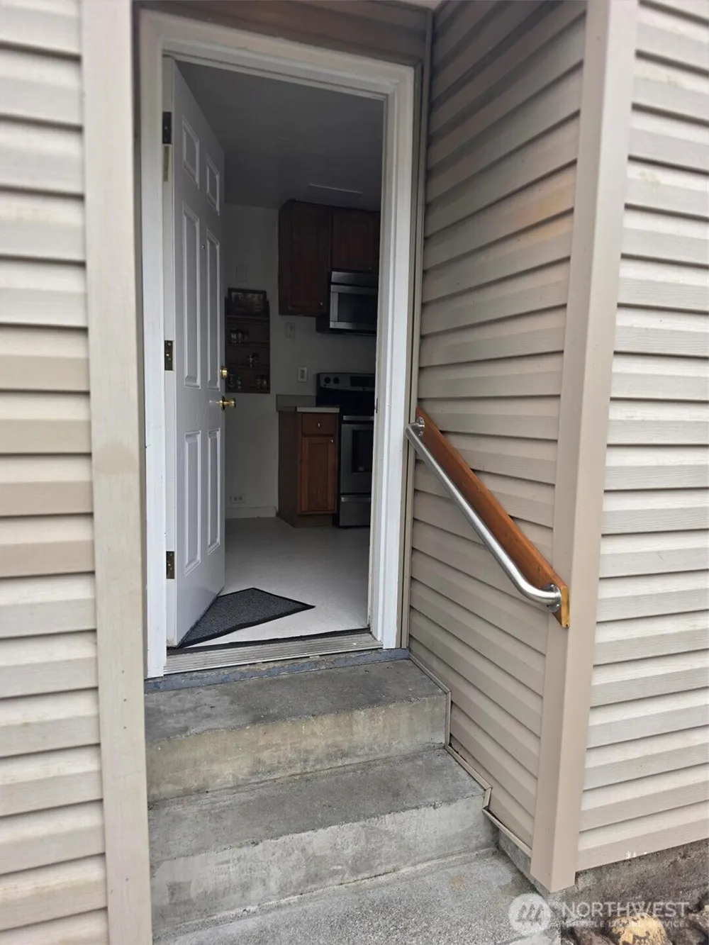 1720 Snyder Avenue Bremerton, WA 98312
