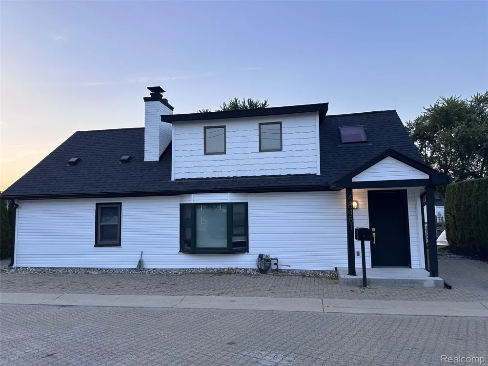 48481 Harbor Drive Chesterfield Township, MI 48047