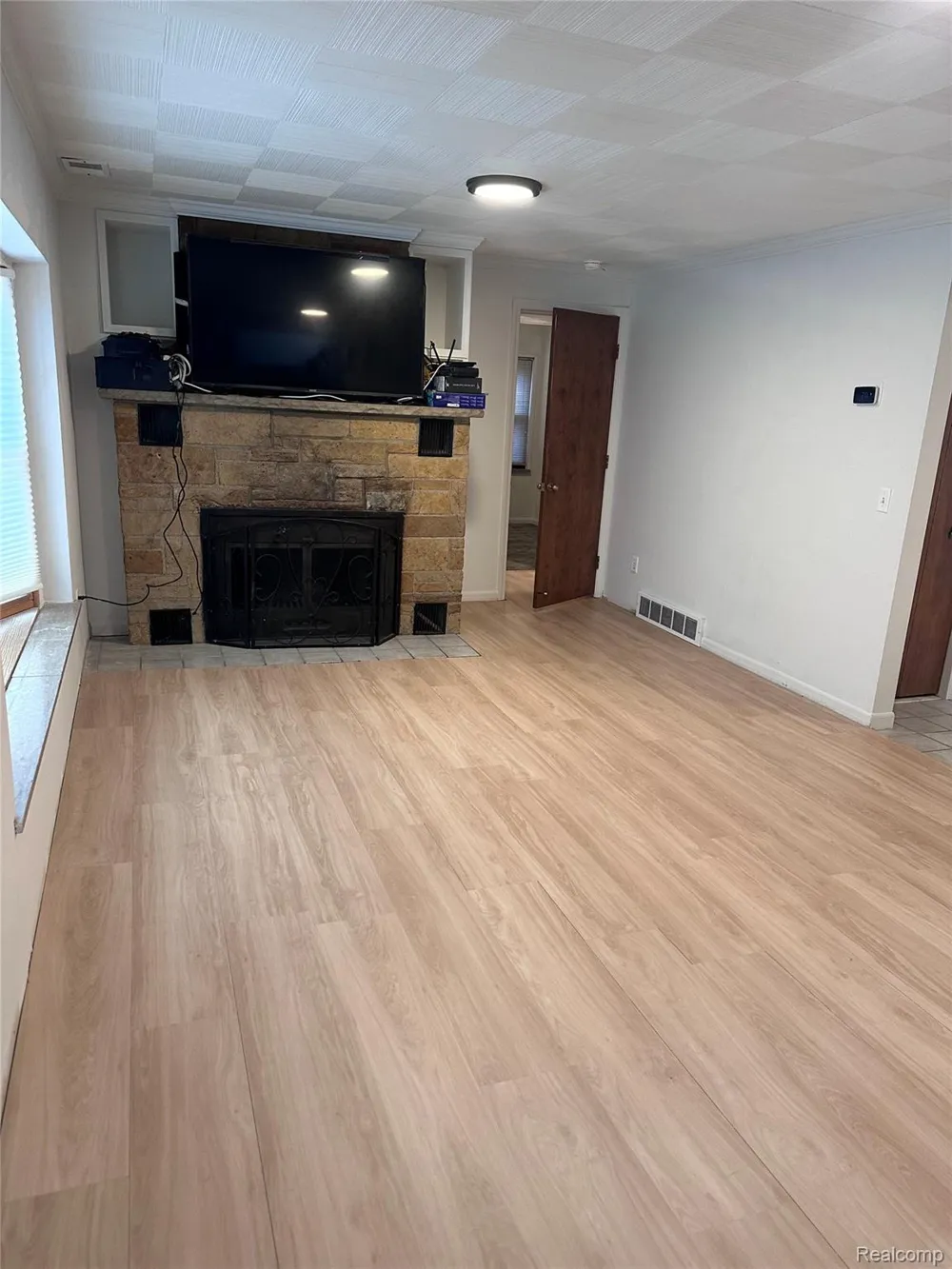 48481 Harbor Drive Chesterfield Township, MI 48047