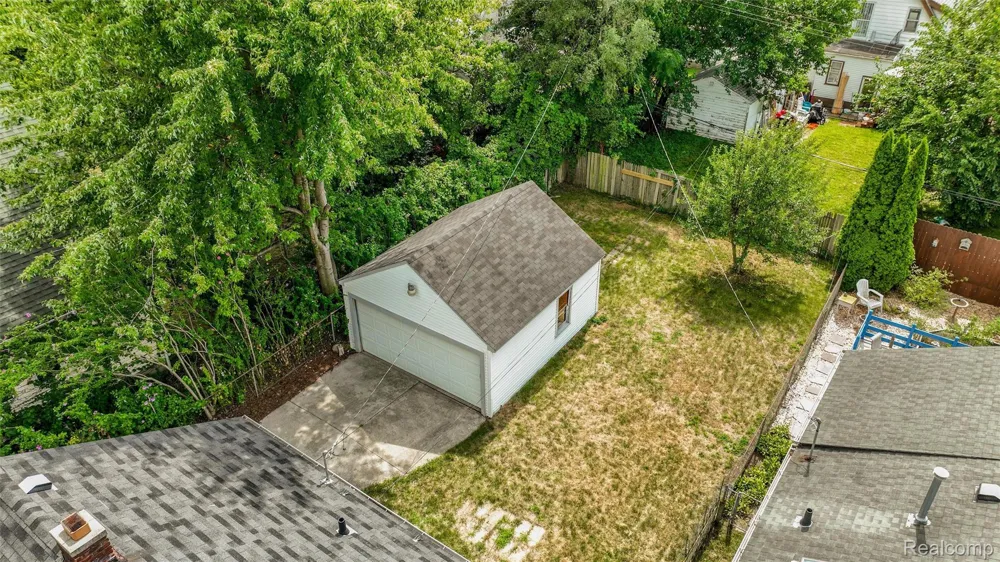 4993 Gateshead Street Grosse Pointe City, MI 48236