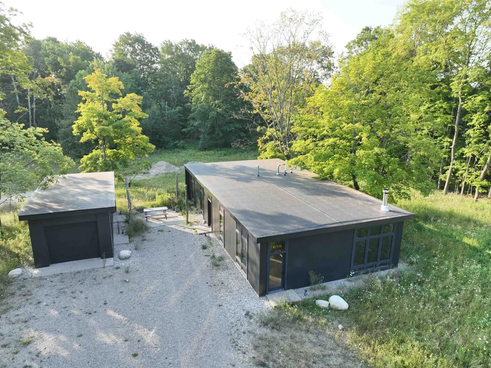 656 Thunder Road Leelanau Township, MI 49670