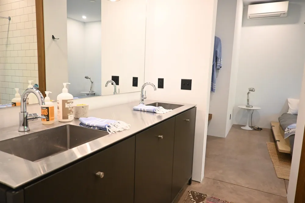 656 Thunder Road Leelanau Township, MI 49670