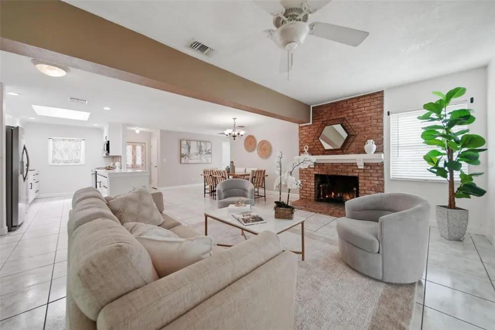 1540 E HORATIO AVENUE Maitland, FL 32751