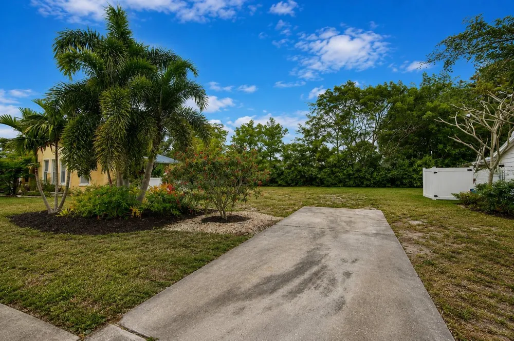 463 ACACIA DRIVE Sarasota, FL 34234