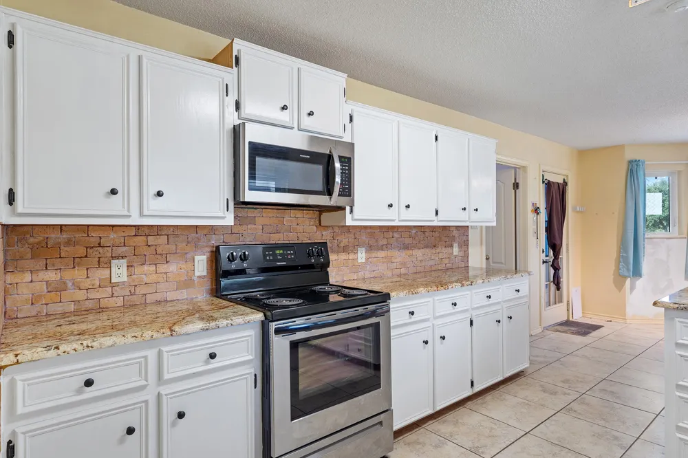 3016 County Road 4405 Commerce, TX 75428