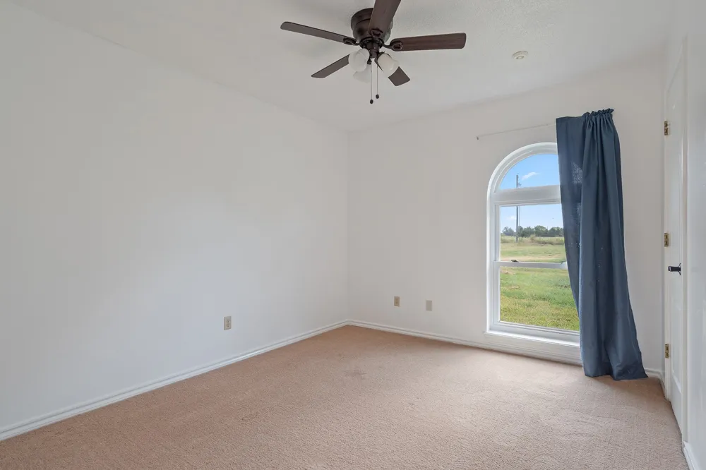 3016 County Road 4405 Commerce, TX 75428