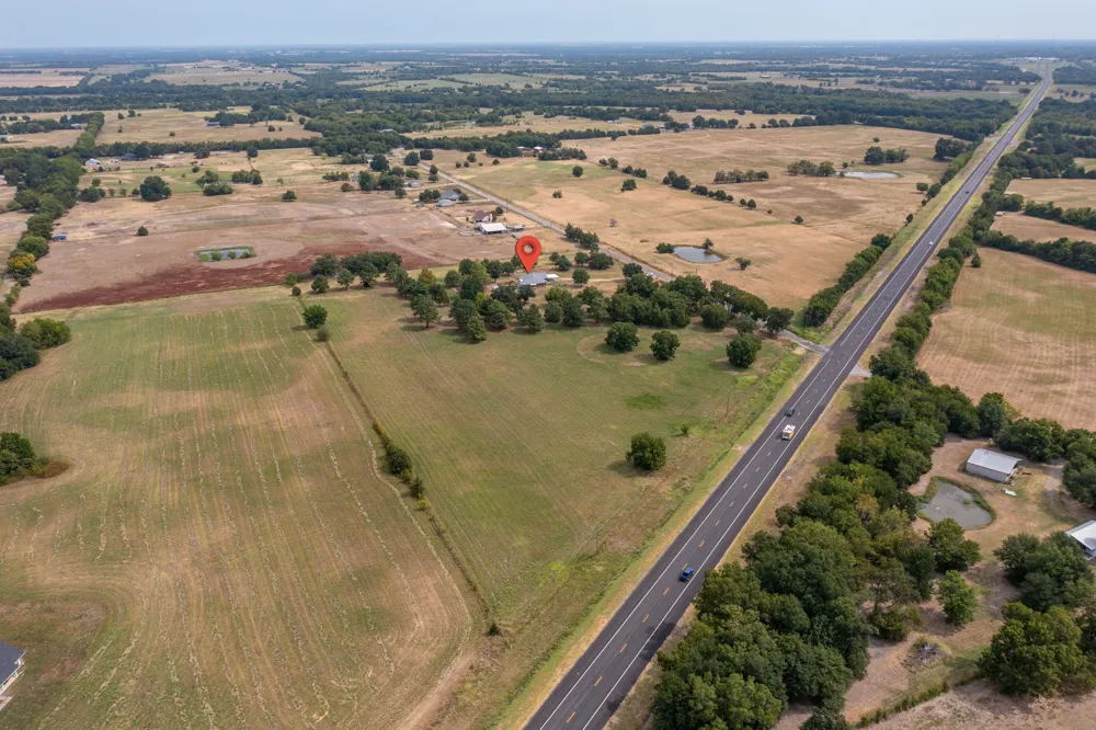3016 County Road 4405 Commerce, TX 75428
