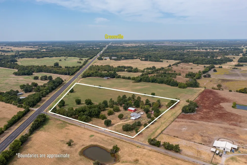 3016 County Road 4405 Commerce, TX 75428