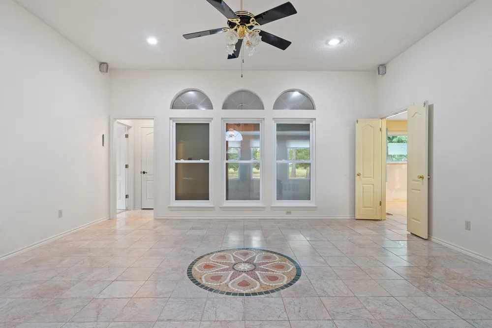 3016 County Road 4405 Commerce, TX 75428