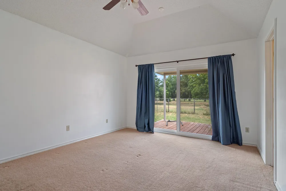 3016 County Road 4405 Commerce, TX 75428
