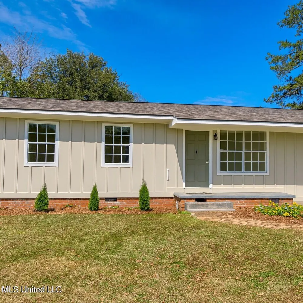 352 Beverly Circle Crystal Springs, MS 39059