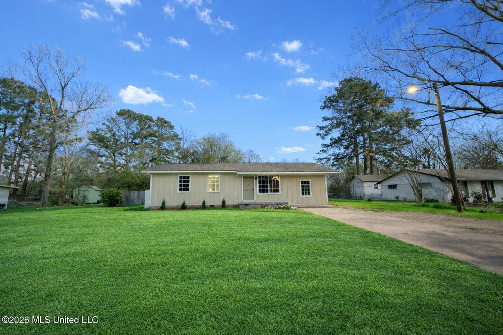352 Beverly Circle Crystal Springs, MS 39059