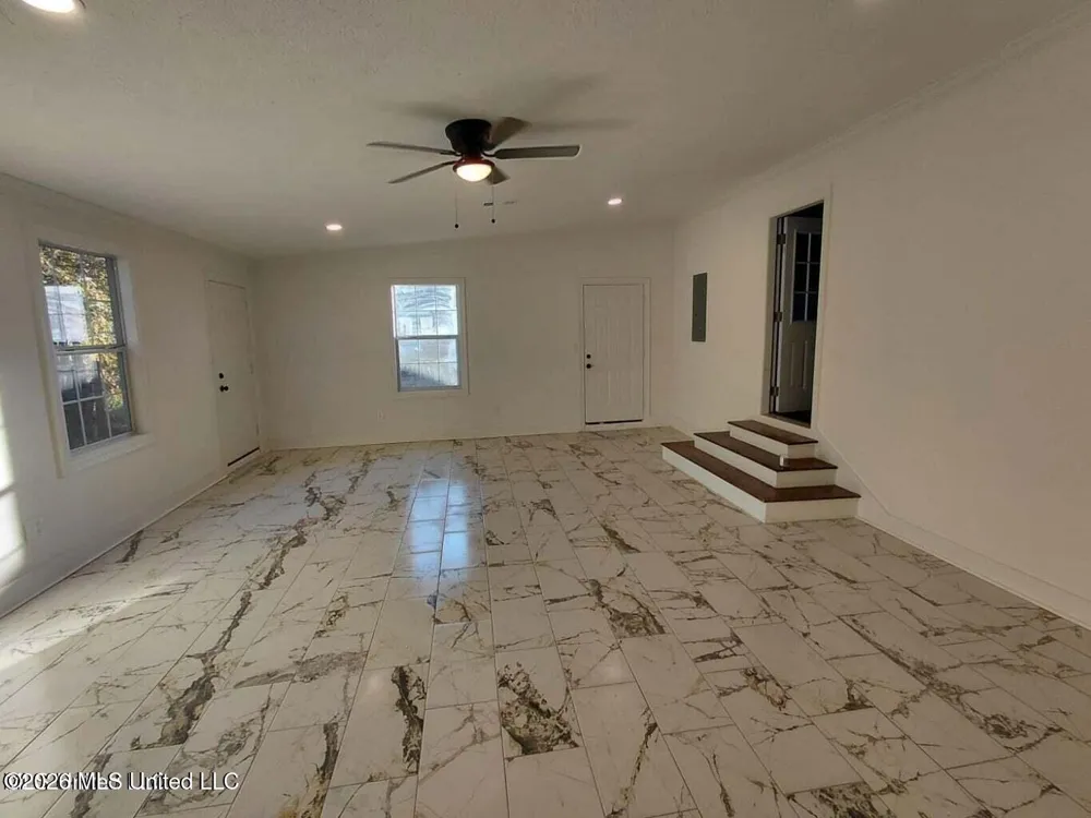 352 Beverly Circle Crystal Springs, MS 39059