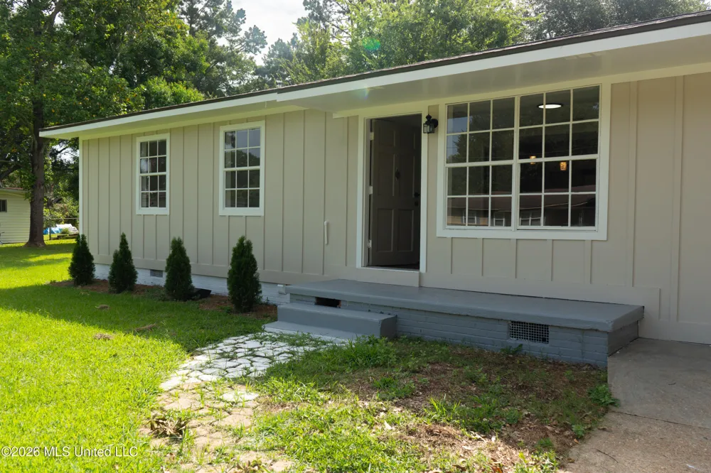 352 Beverly Circle Crystal Springs, MS 39059