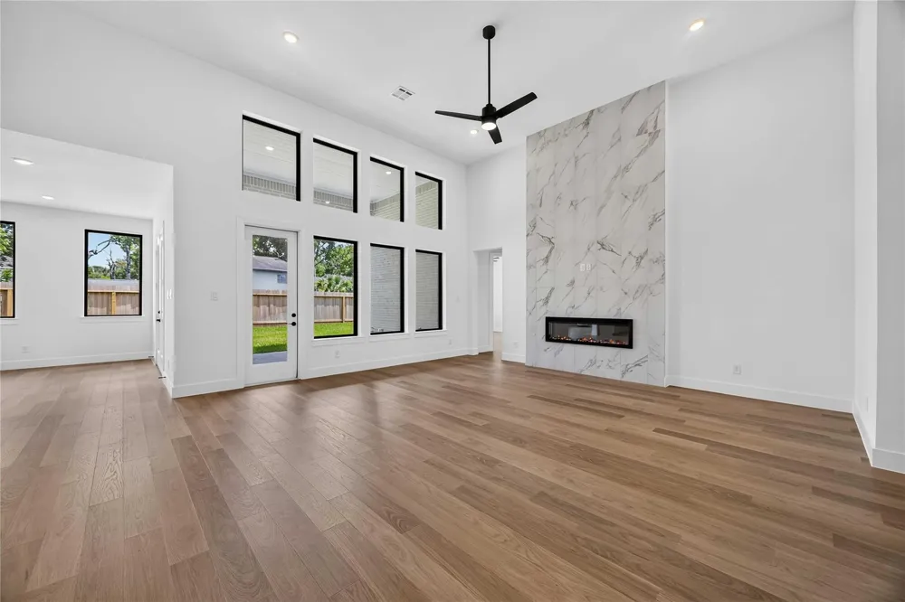 2505 Barton Creek Trail Dr Friendswood, TX 77546