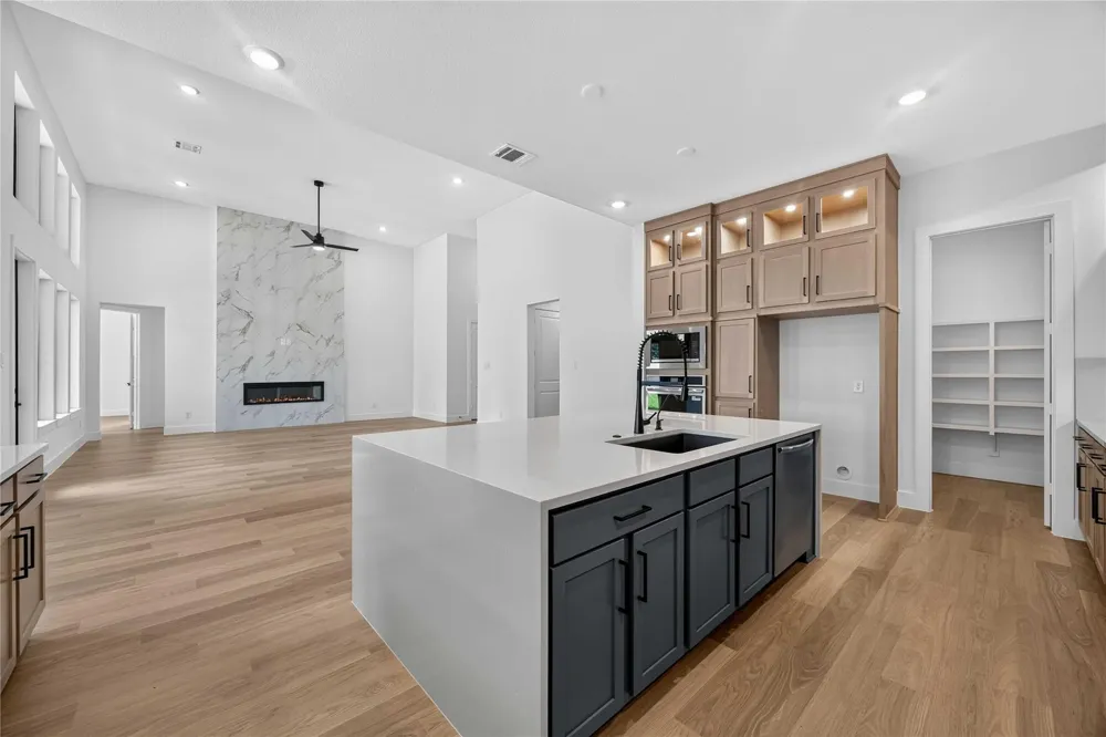 2505 Barton Creek Trail Dr Friendswood, TX 77546