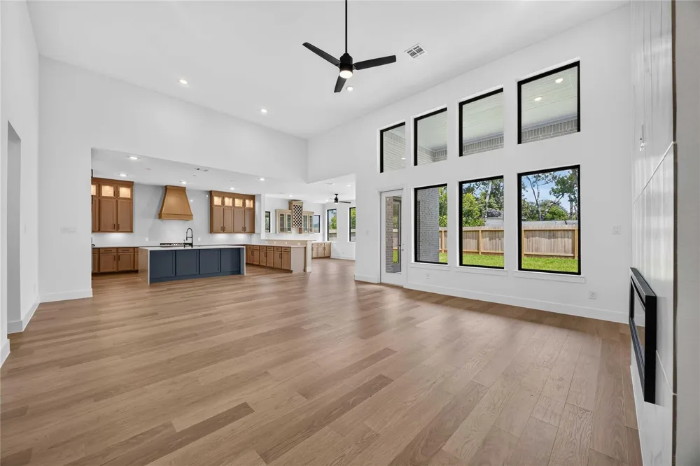 2505 Barton Creek Trail Dr Friendswood, TX 77546