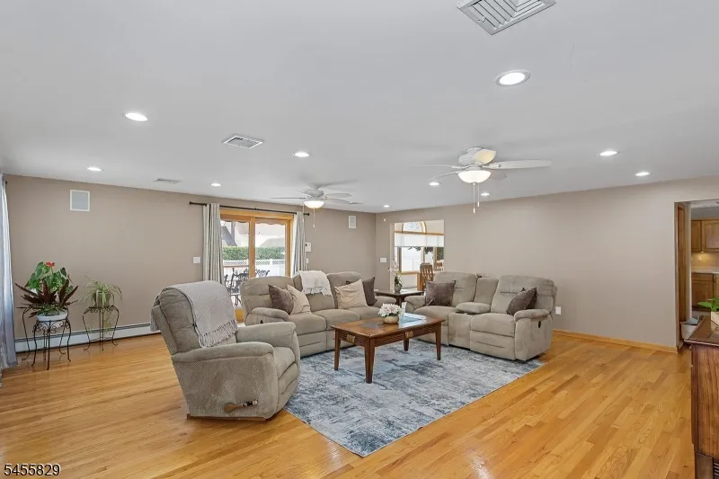 26 Mount Cedar Ave Wallington, NJ 07057
