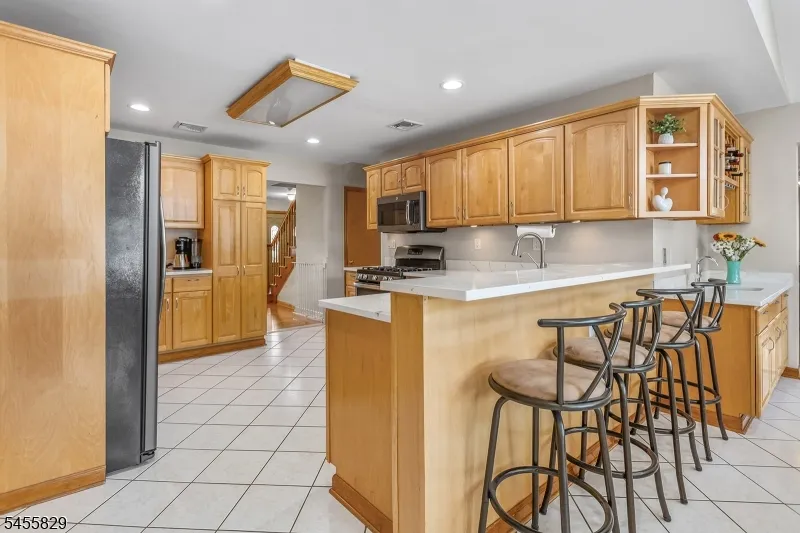 26 Mount Cedar Ave Wallington, NJ 07057