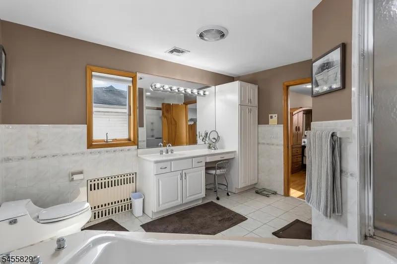 26 Mount Cedar Ave Wallington, NJ 07057