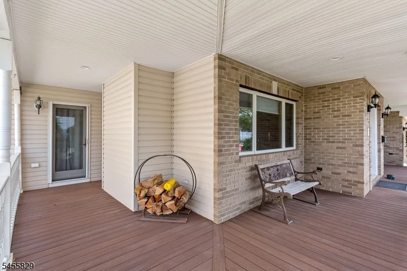26 Mount Cedar Ave Wallington, NJ 07057