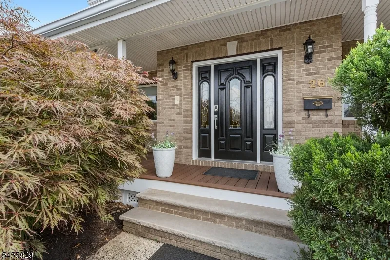 26 Mount Cedar Ave Wallington, NJ 07057