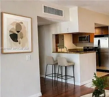 36 NW 6th Ave #805 Miami, FL 33128