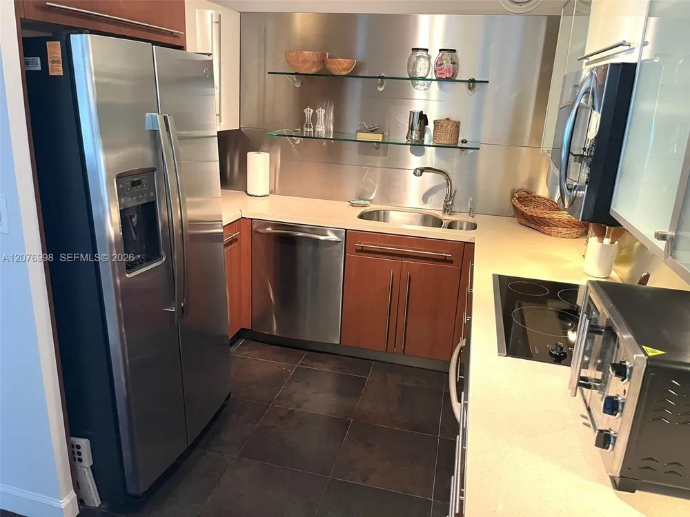 5161 Collins Ave #815 Miami Beach, FL 33140