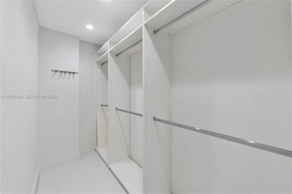 90 Edgewater Dr #104 Coral Gables, FL 33133