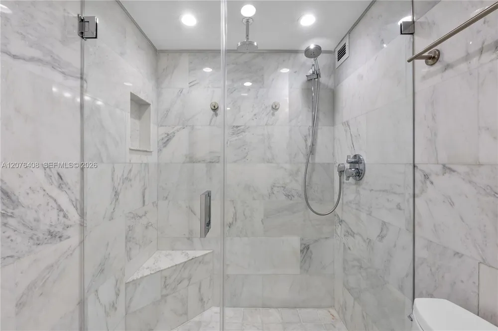 90 Edgewater Dr #104 Coral Gables, FL 33133