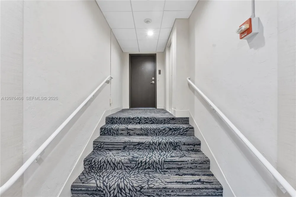 90 Edgewater Dr #104 Coral Gables, FL 33133