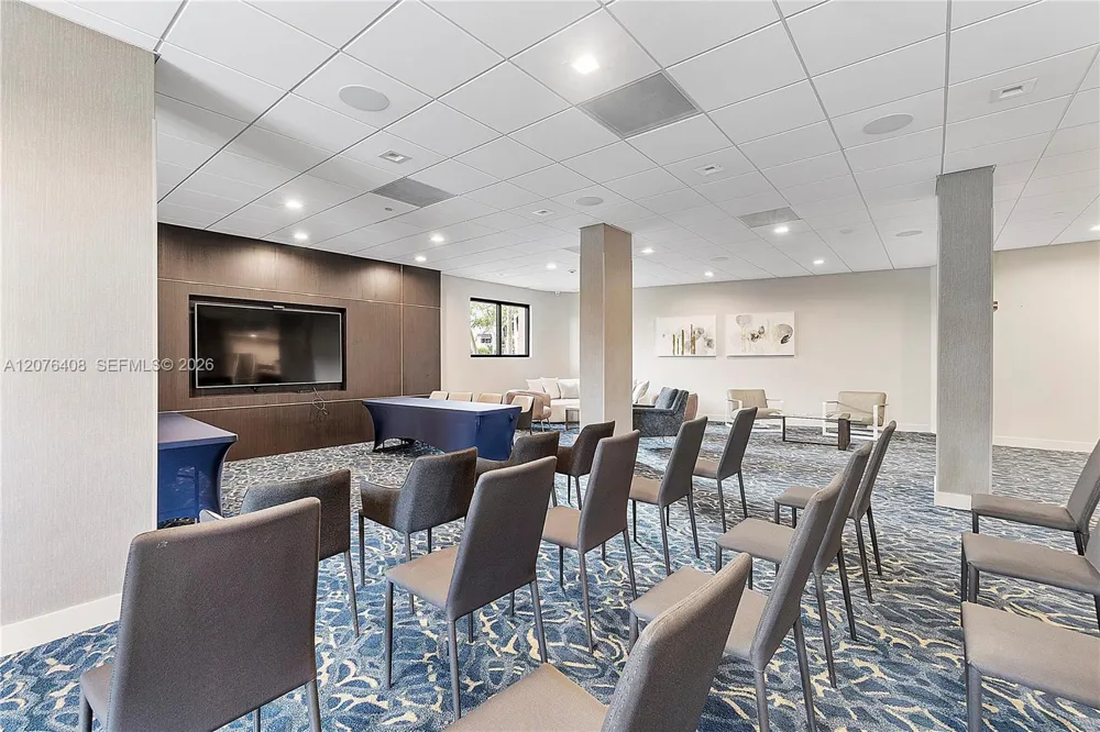 90 Edgewater Dr #104 Coral Gables, FL 33133