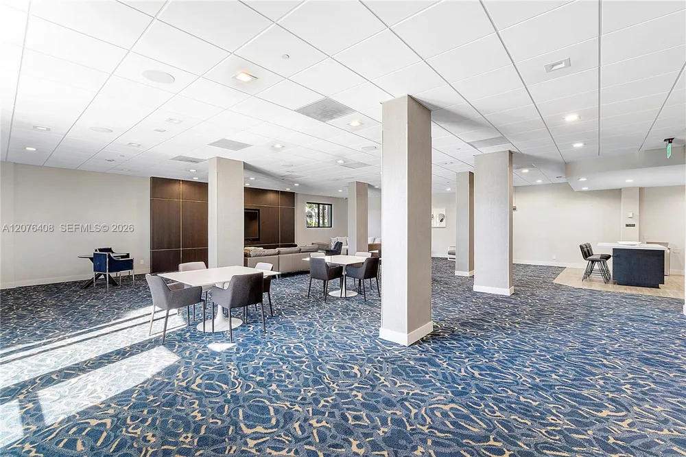 90 Edgewater Dr #104 Coral Gables, FL 33133