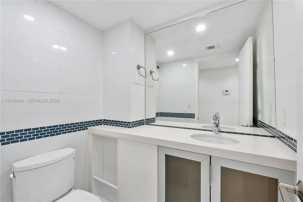 90 Edgewater Dr #104 Coral Gables, FL 33133