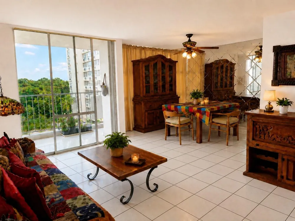 6400 AV. ISLA VERDE #4J Carolina, PR 00979