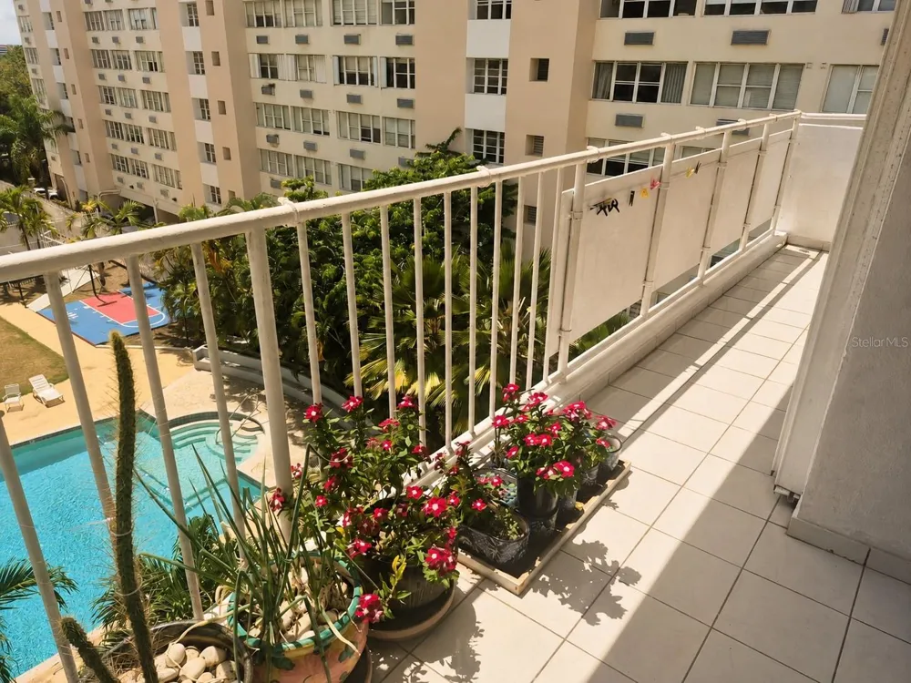 6400 AV. ISLA VERDE #4J Carolina, PR 00979