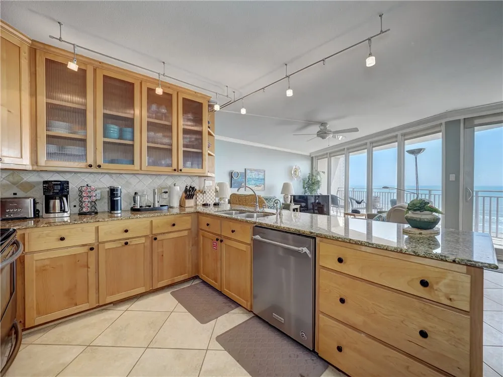 6649 Seacomber Drive #408 Port Aransas, TX 78373