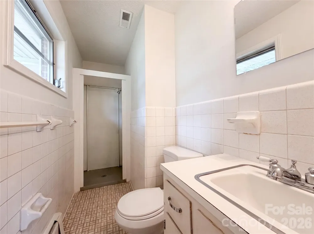 1580 W Cloaninger Avenue Statesville, NC 28625