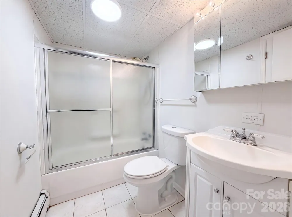 1580 W Cloaninger Avenue Statesville, NC 28625