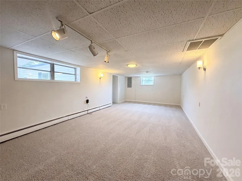 1580 W Cloaninger Avenue Statesville, NC 28625