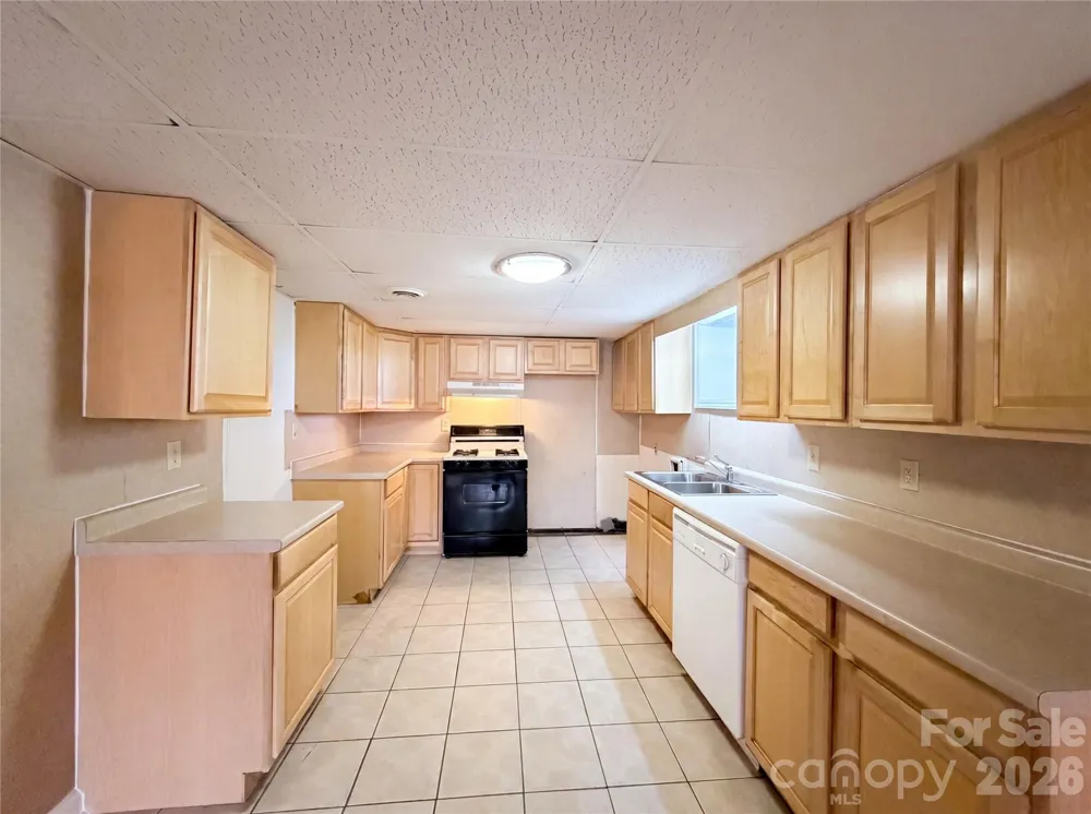 1580 W Cloaninger Avenue Statesville, NC 28625