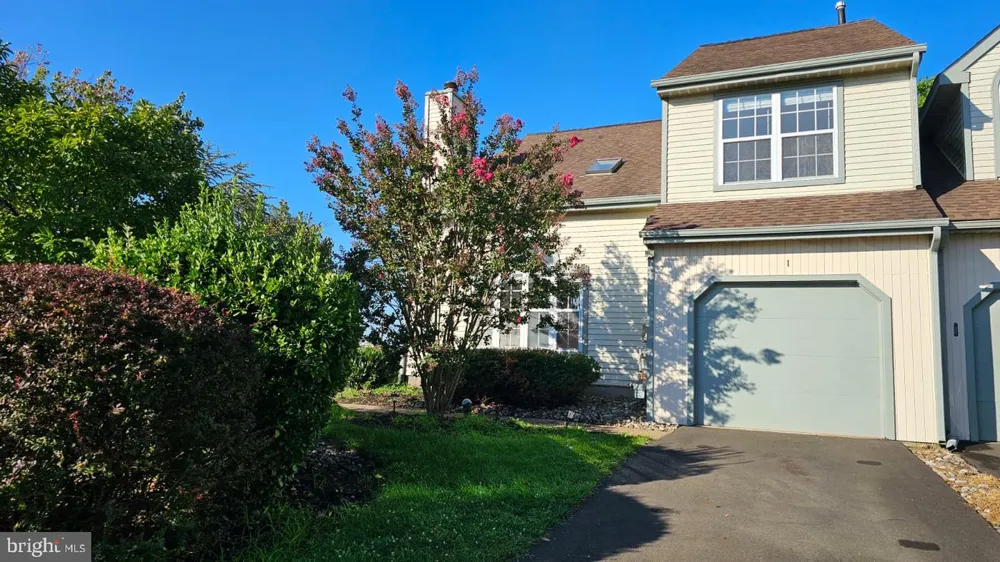 1 LAUREL CIRCLE Newtown, PA 18940