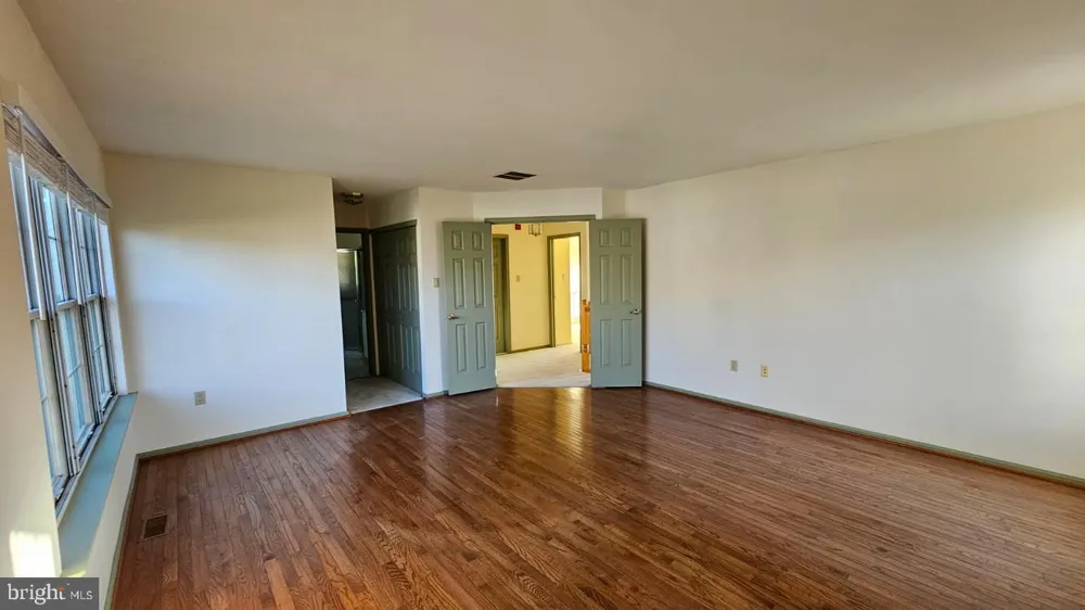 1 LAUREL CIRCLE Newtown, PA 18940