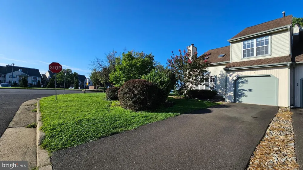 1 LAUREL CIRCLE Newtown, PA 18940
