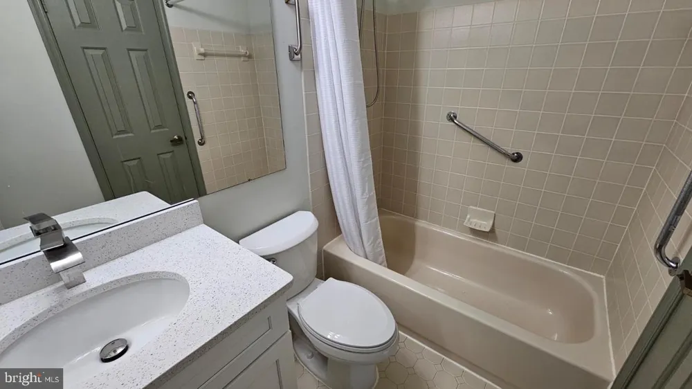 1 LAUREL CIRCLE Newtown, PA 18940