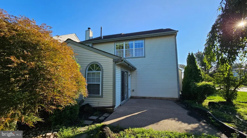 1 LAUREL CIRCLE Newtown, PA 18940