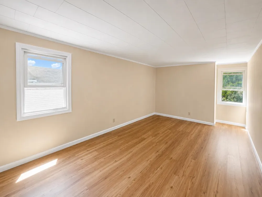 21 EAST 12TH ST Bayonne, NJ 07002